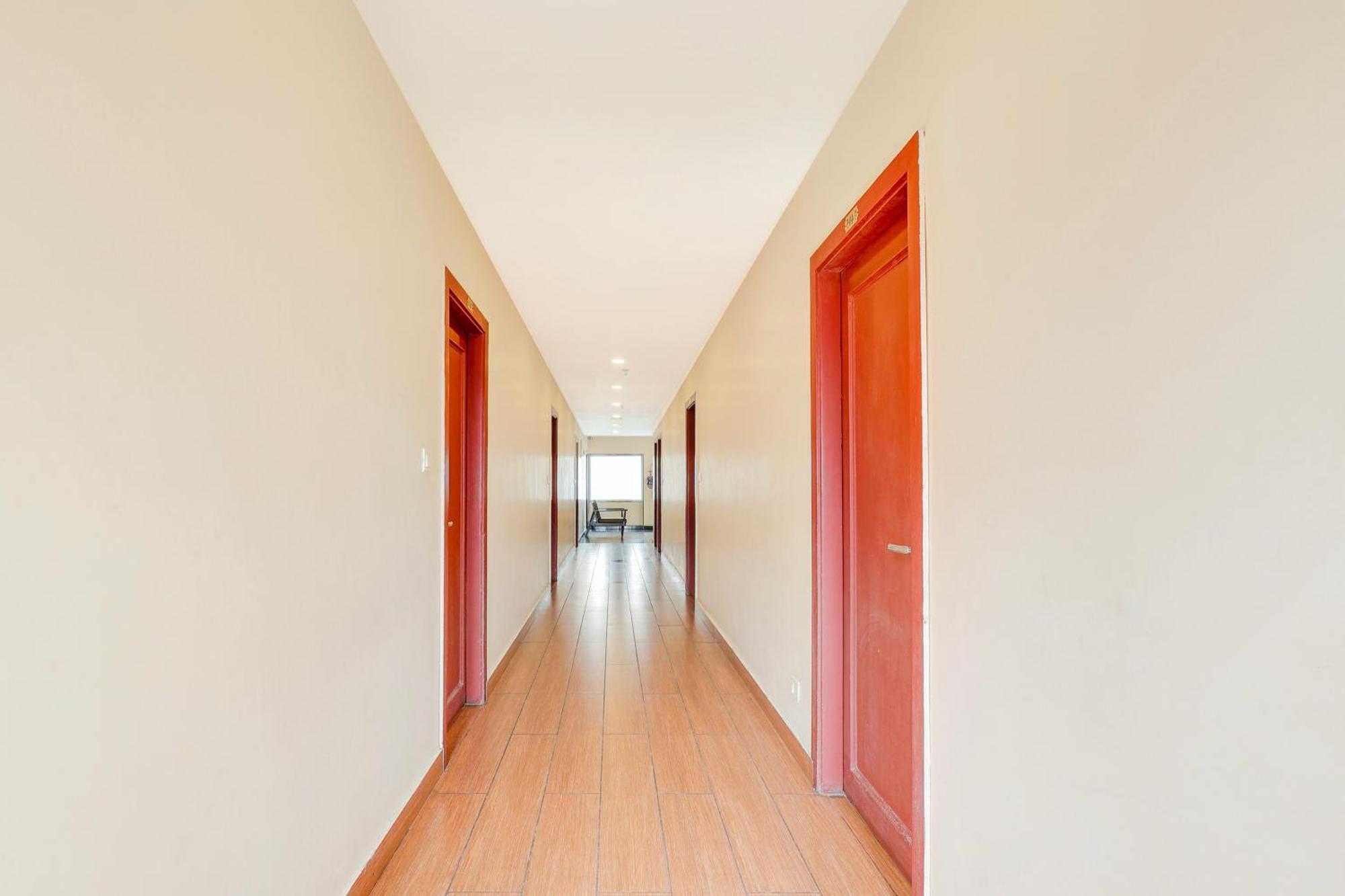 Super Townhouse Visakhapatnam Hotel Kültér fotó