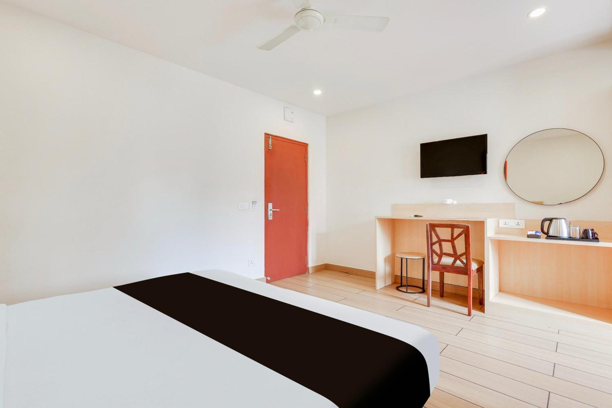 Super Townhouse Visakhapatnam Hotel Kültér fotó