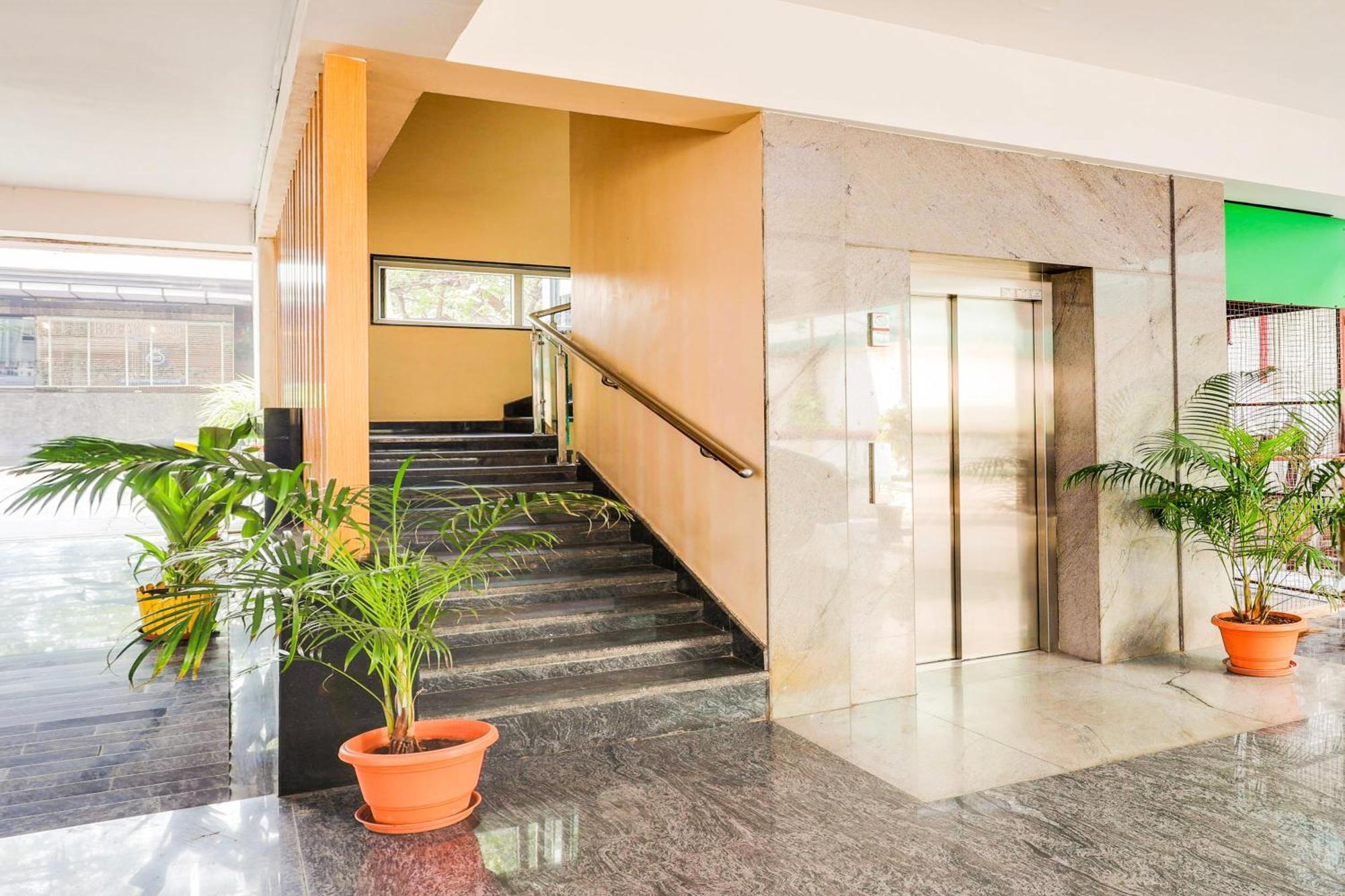 Super Townhouse Visakhapatnam Hotel Kültér fotó